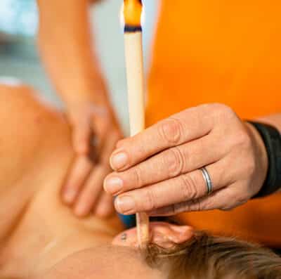 Ohrenkerzenmassage